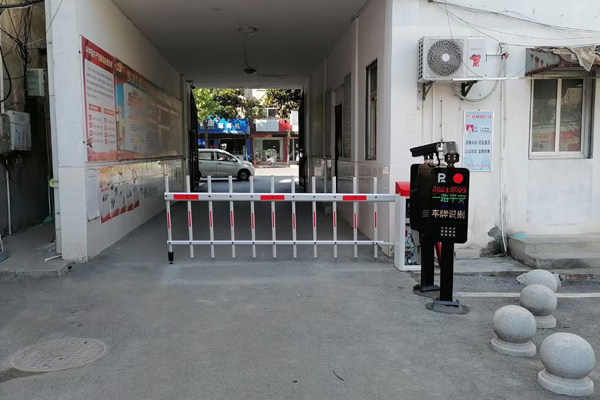 榮高智能車(chē)牌識(shí)別入駐江陵縣郝穴