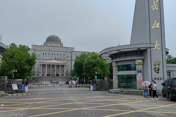 長(zhǎng)江大學(xué)南校區(qū)車牌識(shí)別門禁、人